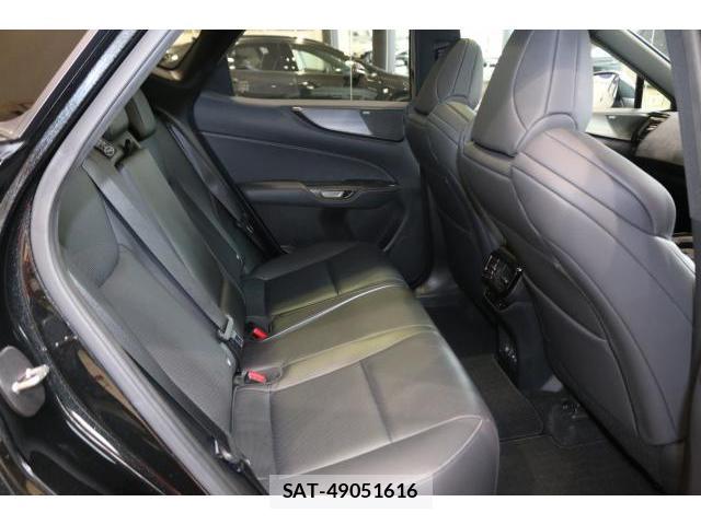 Lexus NX 2023-07 8817302-6