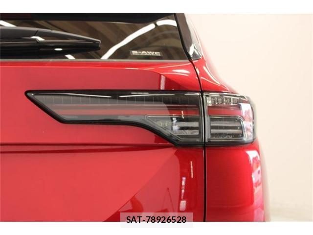 Mitsubishi OUTLANDER PHEV 2025-03 8812300-17