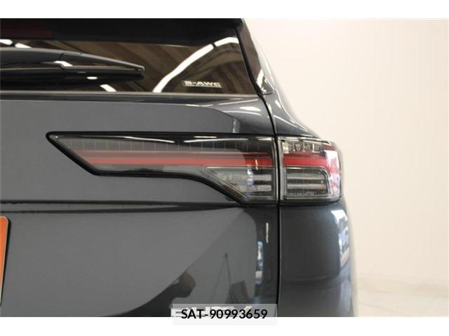 Mitsubishi OUTLANDER PHEV 2025-07 8812301-17