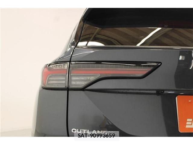 Mitsubishi OUTLANDER PHEV 2025-07 8812301-18