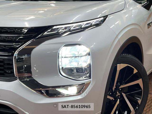Mitsubishi OUTLANDER PHEV 2022-05 8812659-11