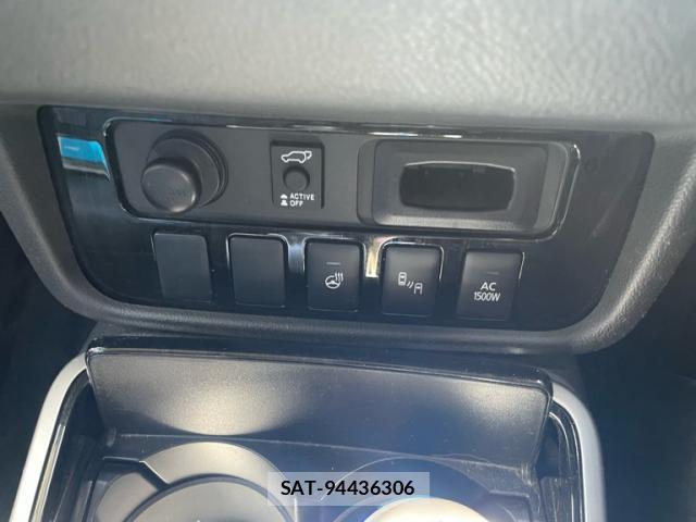 Mitsubishi OUTLANDER PHEV 2017-09 8813298-18