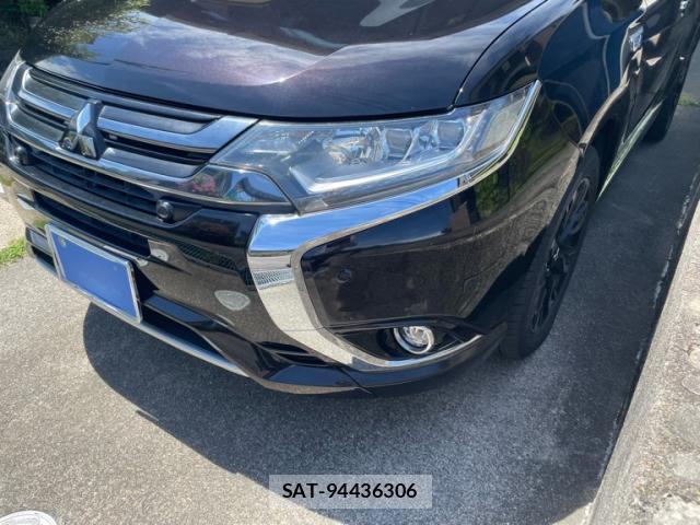Mitsubishi OUTLANDER PHEV 2017-09 8813298-6
