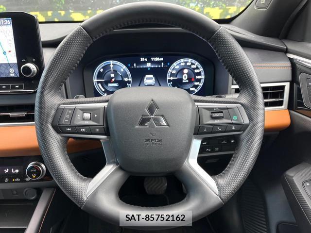 Mitsubishi OUTLANDER PHEV 2022-04 8813686-7
