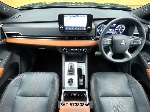 Mitsubishi OUTLANDER PHEV 2022-11 8813693-1