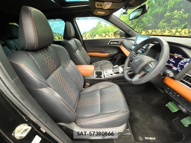 Mitsubishi OUTLANDER PHEV 2022-11 8813693-6