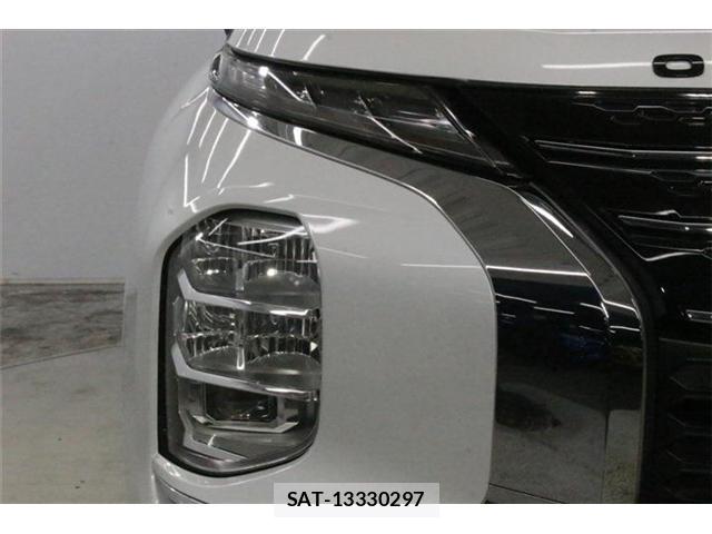 Mitsubishi OUTLANDER PHEV 2022-07 8814323-11