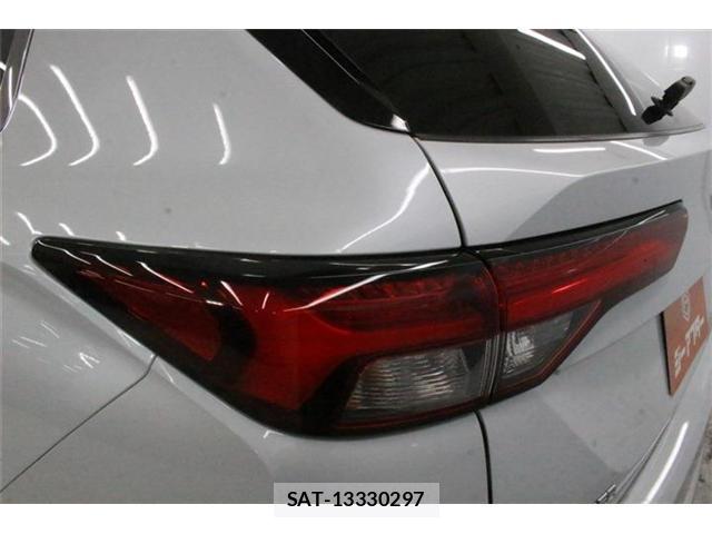 Mitsubishi OUTLANDER PHEV 2022-07 8814323-17