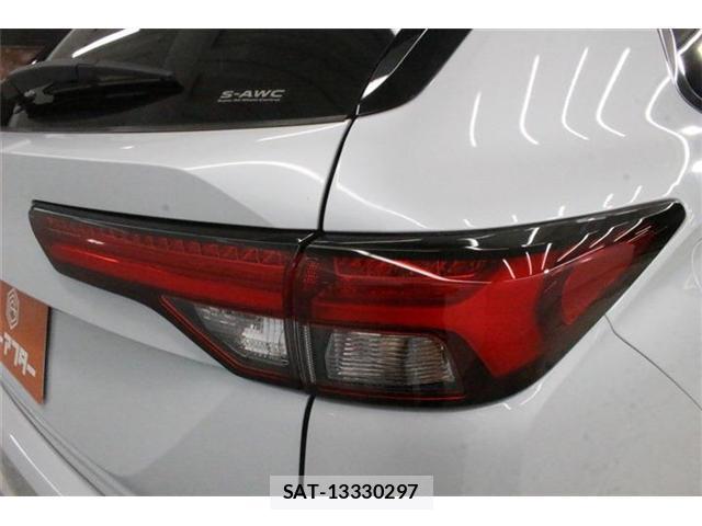 Mitsubishi OUTLANDER PHEV 2022-07 8814323-18