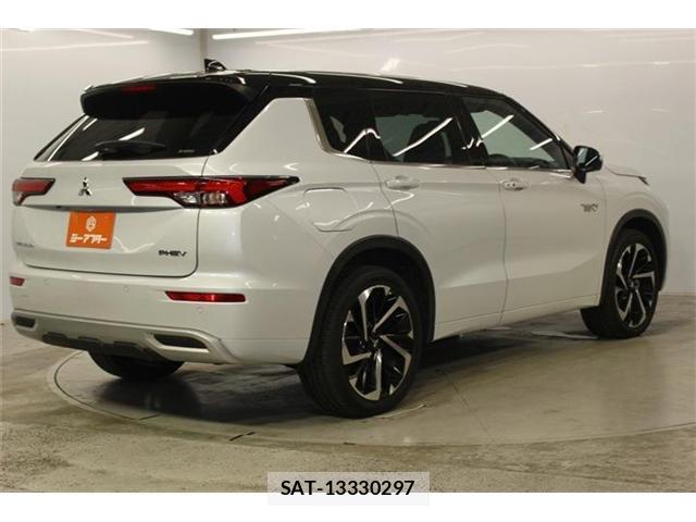 Mitsubishi OUTLANDER PHEV 2022-07 8814323-4