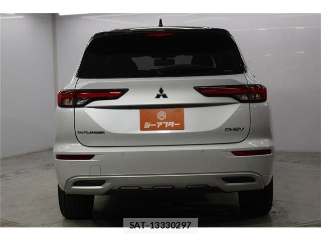 Mitsubishi OUTLANDER PHEV 2022-07 8814323-5