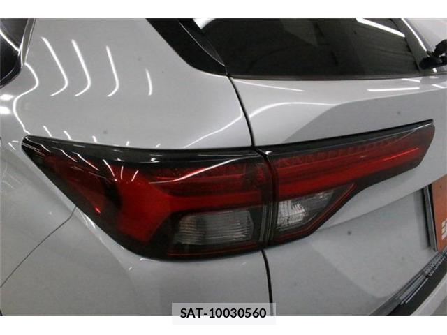 Mitsubishi OUTLANDER PHEV 2022-07 8814330-17