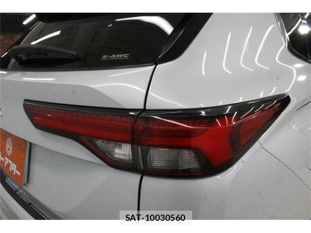 Mitsubishi OUTLANDER PHEV 2022-07 8814330-18