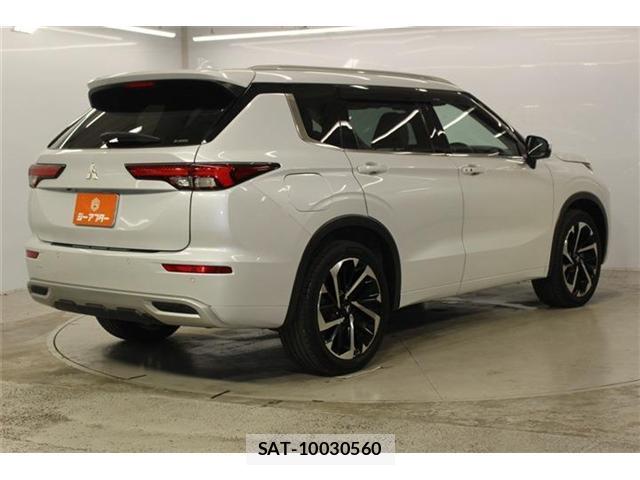 Mitsubishi OUTLANDER PHEV 2022-07 8814330-4