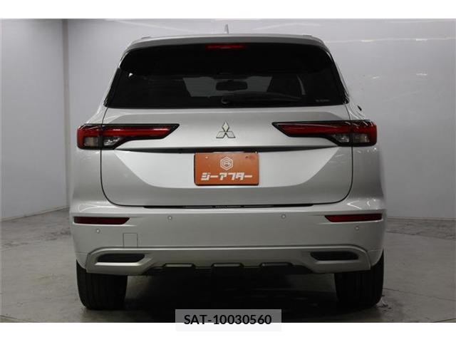 Mitsubishi OUTLANDER PHEV 2022-07 8814330-5