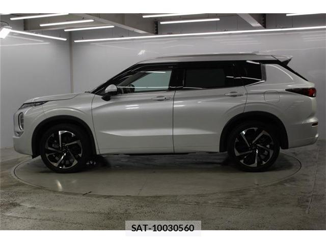 Mitsubishi OUTLANDER PHEV 2022-07 8814330-7