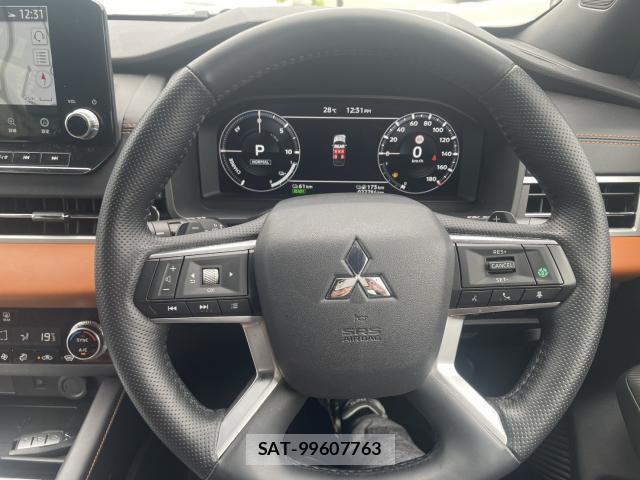 Mitsubishi OUTLANDER PHEV 2022-02 8814564-13