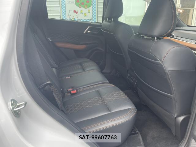 Mitsubishi OUTLANDER PHEV 2022-02 8814564-19