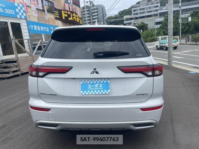 Mitsubishi OUTLANDER PHEV 2022-02 8814564-8