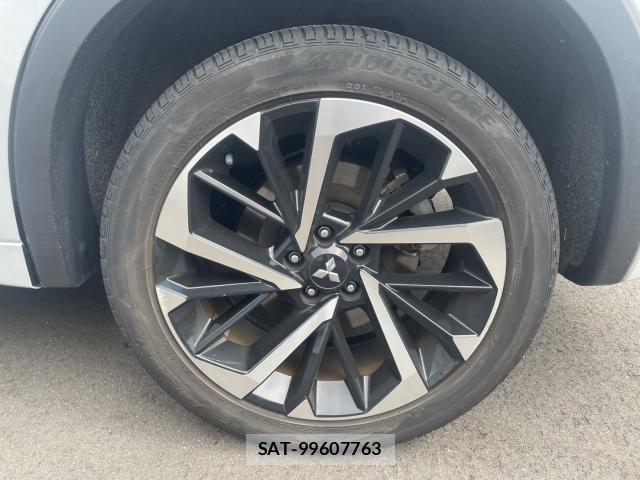 Mitsubishi OUTLANDER PHEV 2022-02 8814564-9