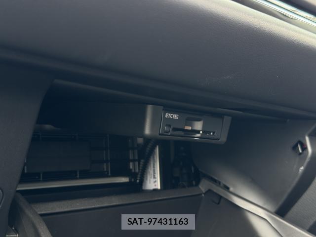 Mitsubishi OUTLANDER PHEV 2024-06 8815111-11