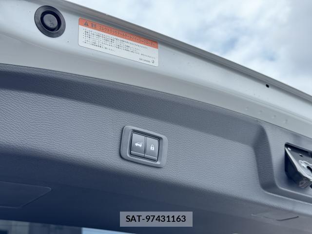 Mitsubishi OUTLANDER PHEV 2024-06 8815111-19