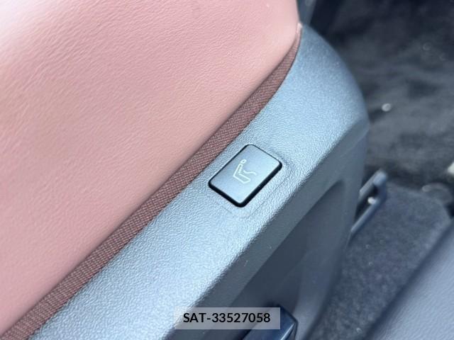 Mitsubishi OUTLANDER PHEV 2024-11 8815213-18