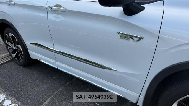 Mitsubishi OUTLANDER PHEV 2024-06 8815470-11