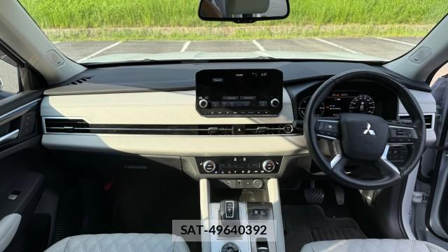 Mitsubishi OUTLANDER PHEV 2024-06 8815470-2