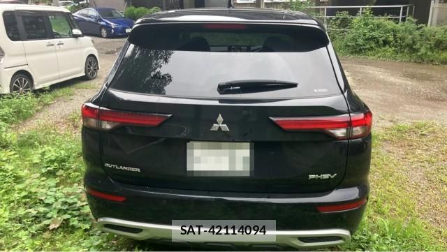 Mitsubishi OUTLANDER PHEV 2022-12 8815548-1
