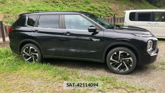 Mitsubishi OUTLANDER PHEV 2022-12 8815548-3