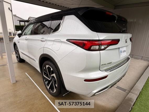 Mitsubishi OUTLANDER PHEV 2024-07 8815568-12