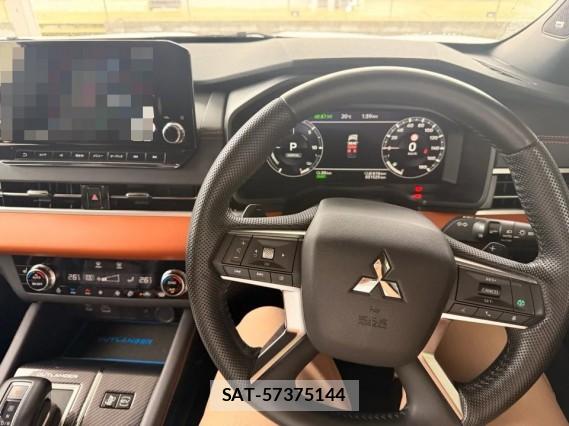 Mitsubishi OUTLANDER PHEV 2024-07 8815568-16