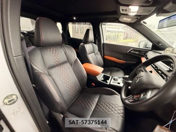 Mitsubishi OUTLANDER PHEV 2024-07 8815568-5