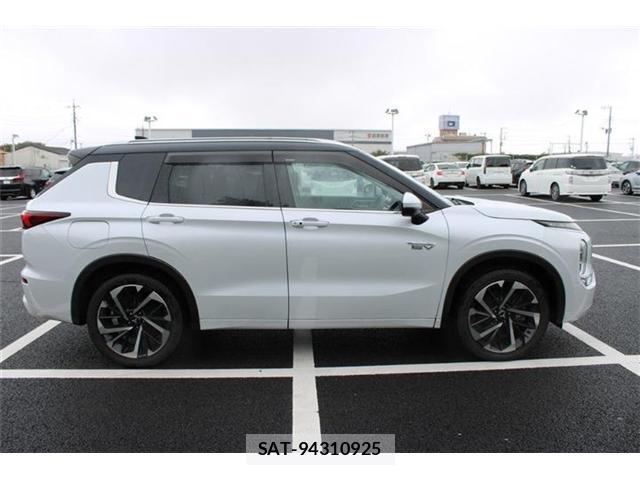 Mitsubishi OUTLANDER PHEV 2022-02 8815745-7