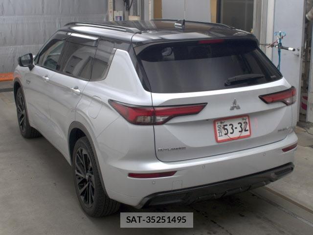 Mitsubishi OUTLANDER PHEV 2024-03 8816132-1