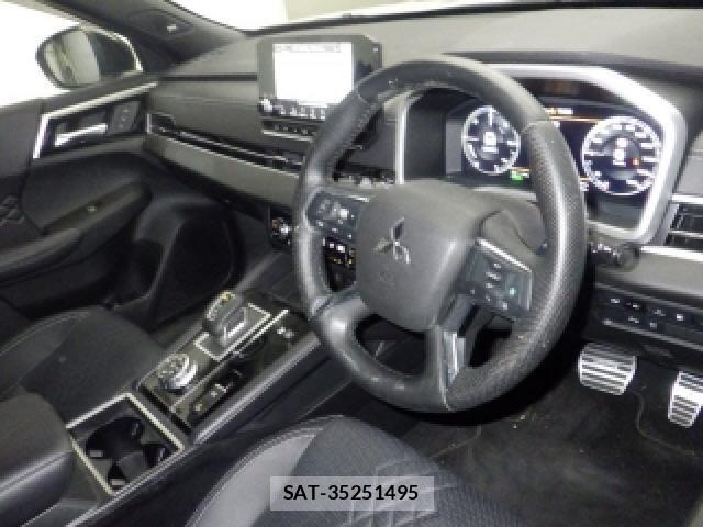 Mitsubishi OUTLANDER PHEV 2024-03 8816132-2