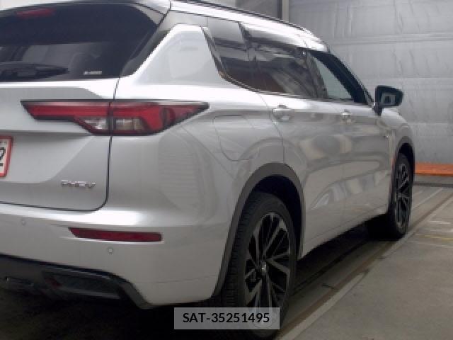 Mitsubishi OUTLANDER PHEV 2024-03 8816132-3