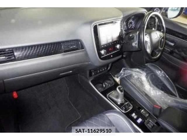 Mitsubishi OUTLANDER PHEV 2020-02 8816184-2