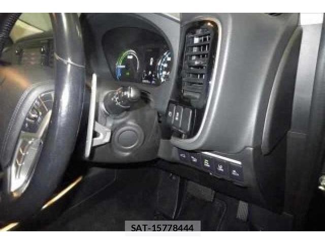 Mitsubishi OUTLANDER PHEV 2017-09 8816185-3