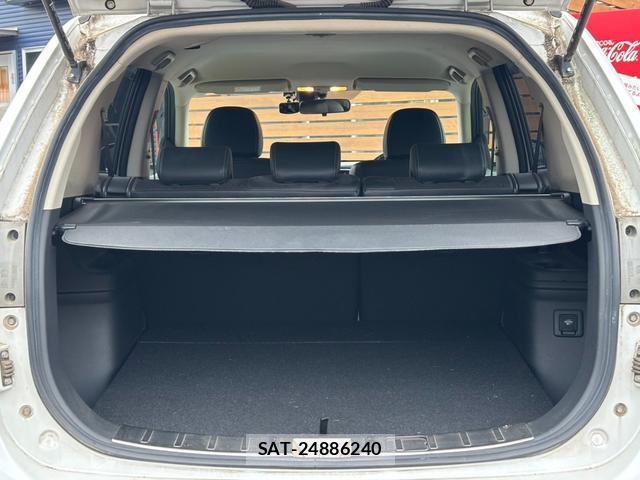Mitsubishi OUTLANDER PHEV 2014-12 8817023-13