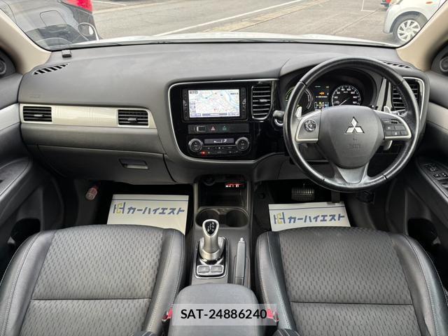 Mitsubishi OUTLANDER PHEV 2014-12 8817023-15