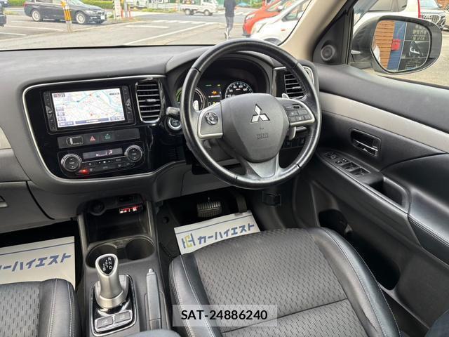 Mitsubishi OUTLANDER PHEV 2014-12 8817023-16