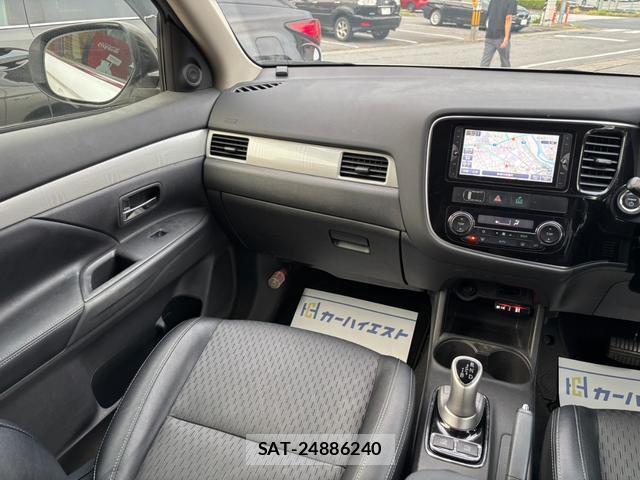 Mitsubishi OUTLANDER PHEV 2014-12 8817023-17