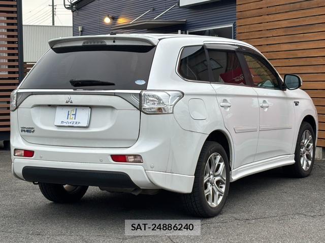 Mitsubishi OUTLANDER PHEV 2014-12 8817023-3