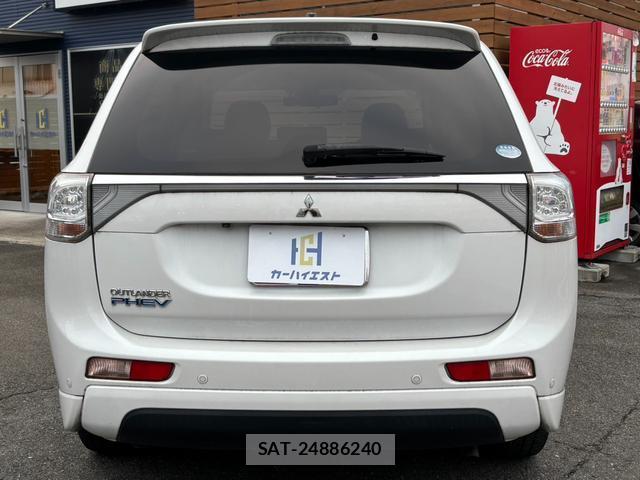Mitsubishi OUTLANDER PHEV 2014-12 8817023-5