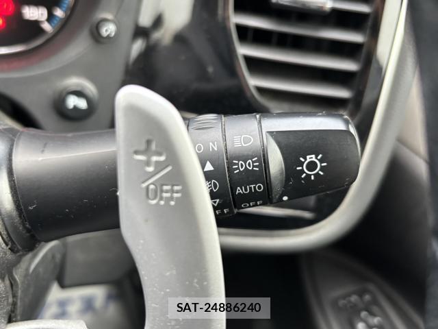 Mitsubishi OUTLANDER PHEV 2014-12 8817023-7