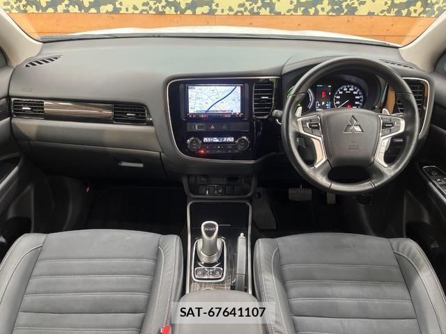 Mitsubishi OUTLANDER PHEV 2015-07 8817370-1