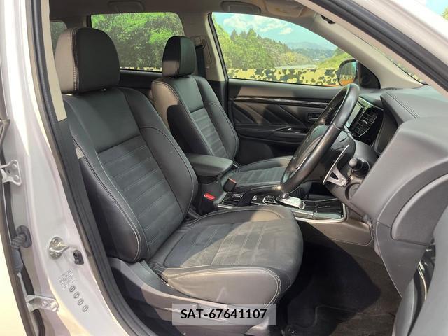 Mitsubishi OUTLANDER PHEV 2015-07 8817370-7