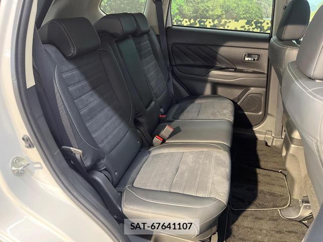 Mitsubishi OUTLANDER PHEV 2015-07 8817370-8